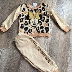 Baby girl Mini mouse sweatsuit ✨🐆